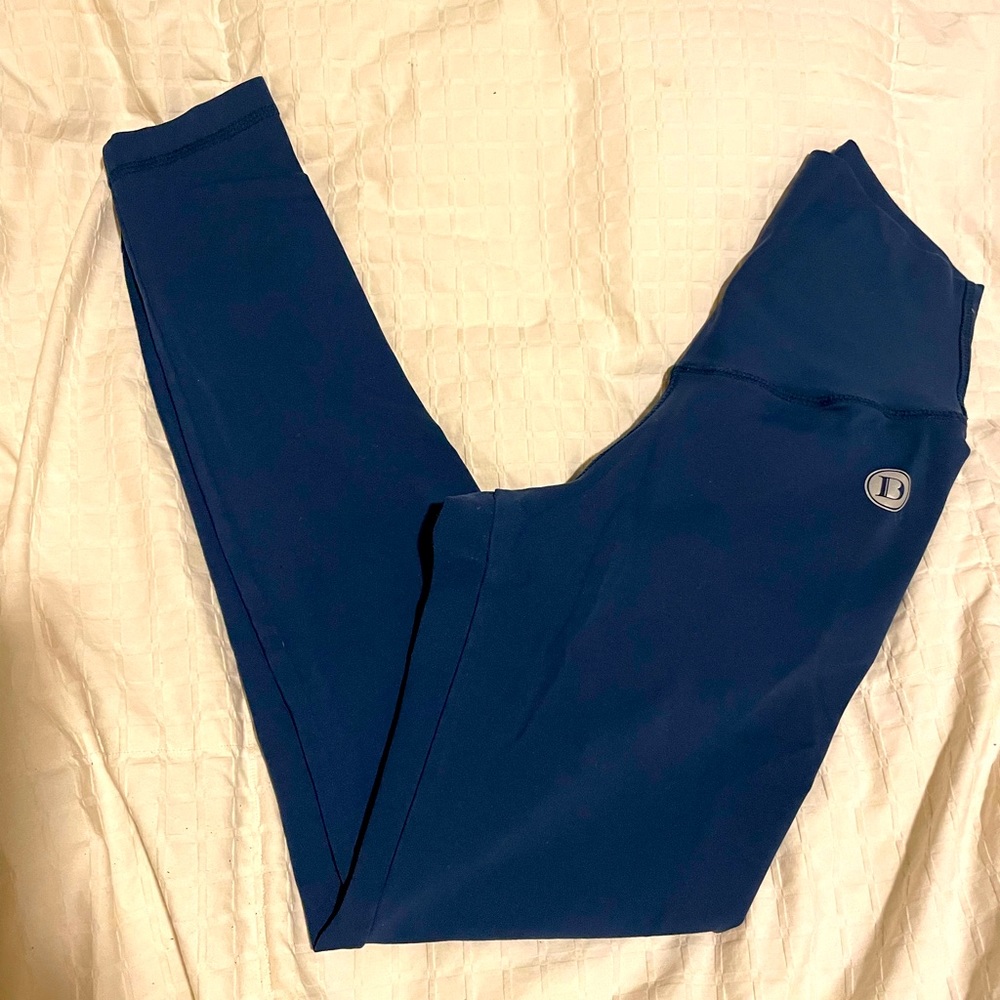 DTinas boutique booty scrunch leggings size small navy